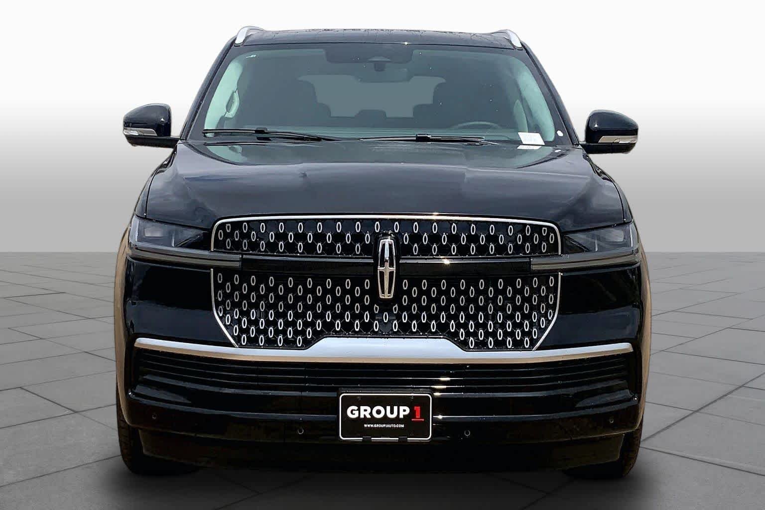 New 2026 Infinite Black Metallic Lincoln Reserve image 3