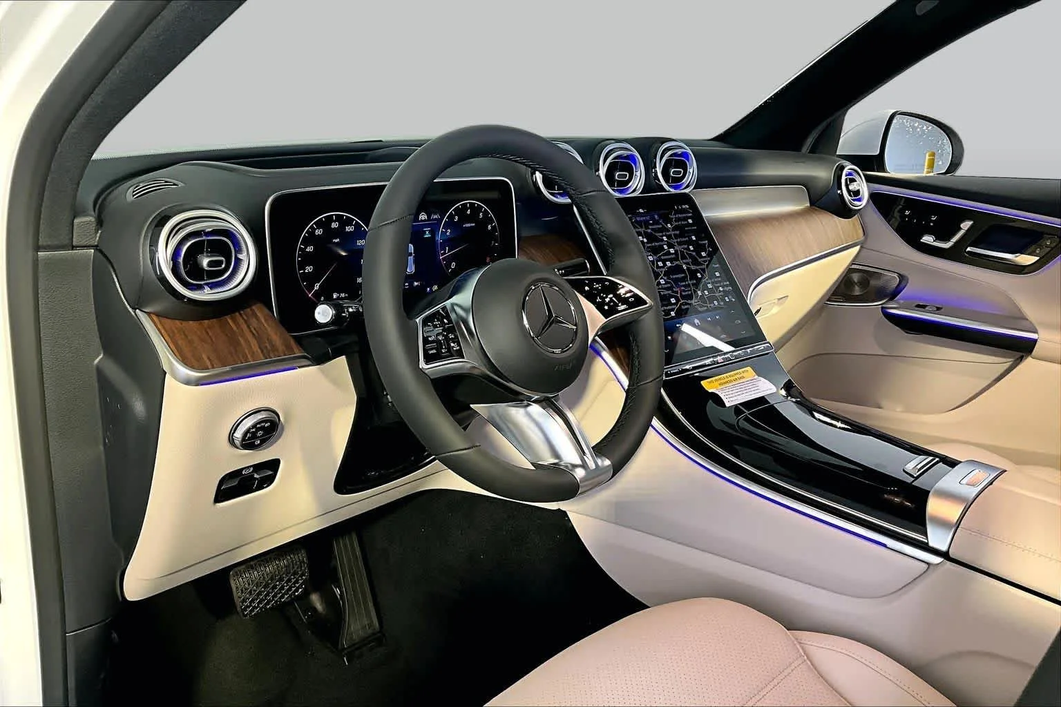 New 2026 Polar White Mercedes-Benz GLC 300 image 9