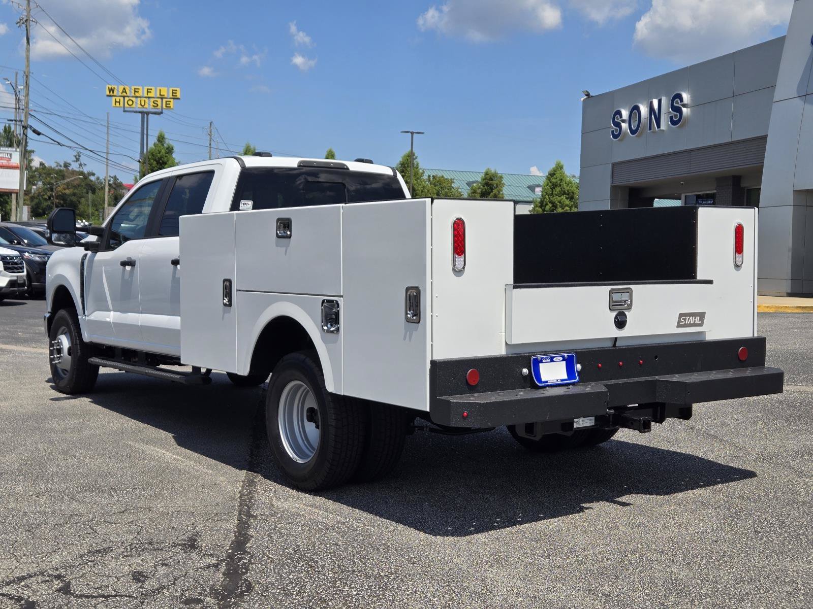 New 2026 Oxford White FORD F-350® XL image 12