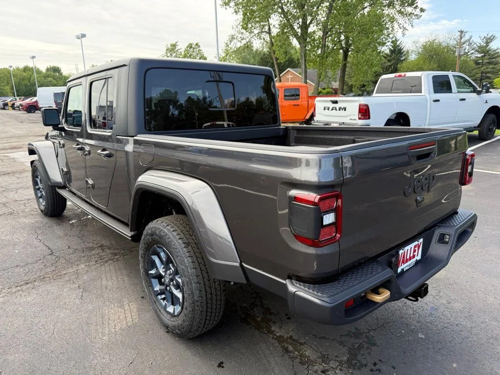 New 2026 Granite Crystal Metallic Clear-Coat Exterior Paint Jeep 85th Anniversary Edition image 4