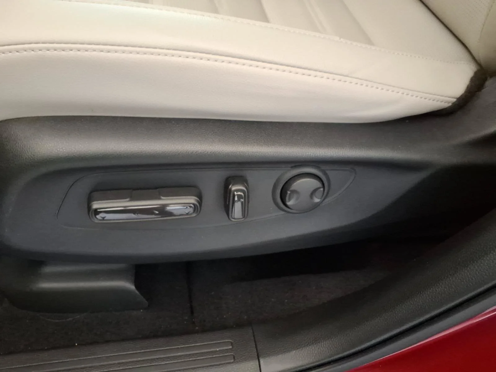 Used 2026 Radiant Red Metallic Honda EX-L image 22