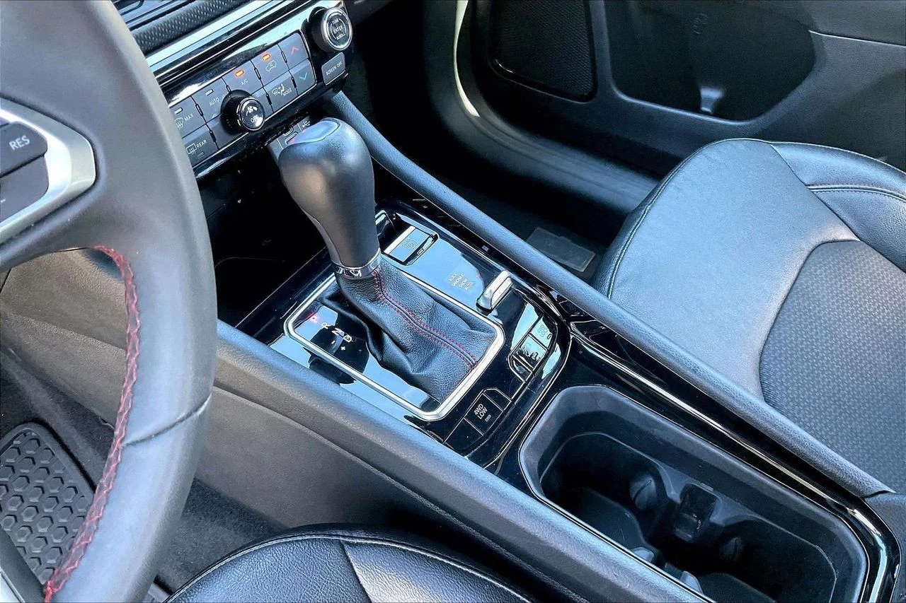 Certified Used 2024 Silver Jeep Trailhawk image 30