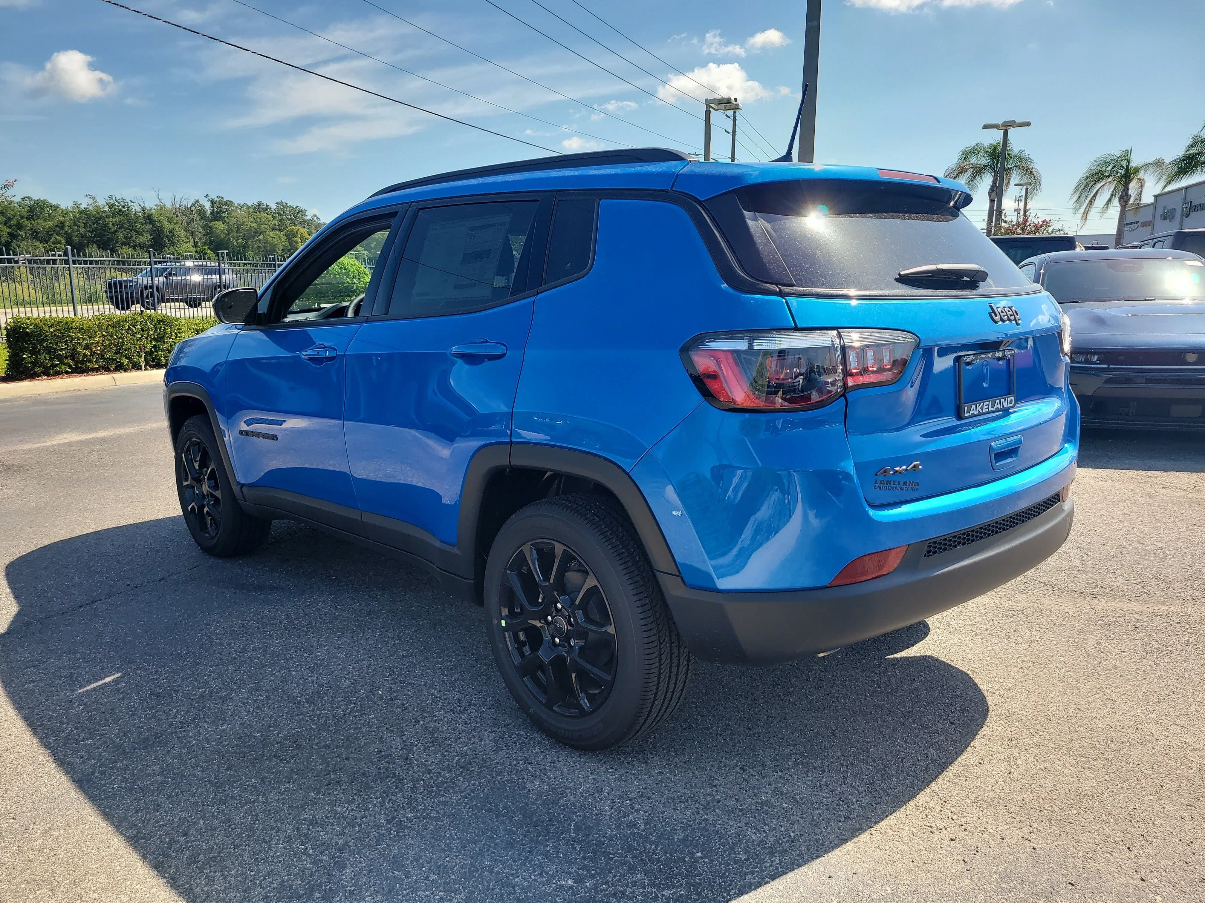 New 2026 Hydro Blue Pearlcoat Jeep Latitude Altitude image 8