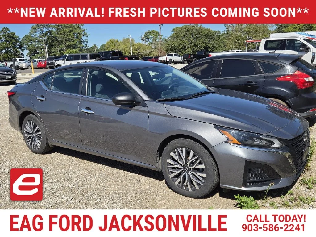 Used 2025 Gun Metallic Nissan 2.5 SV image 1