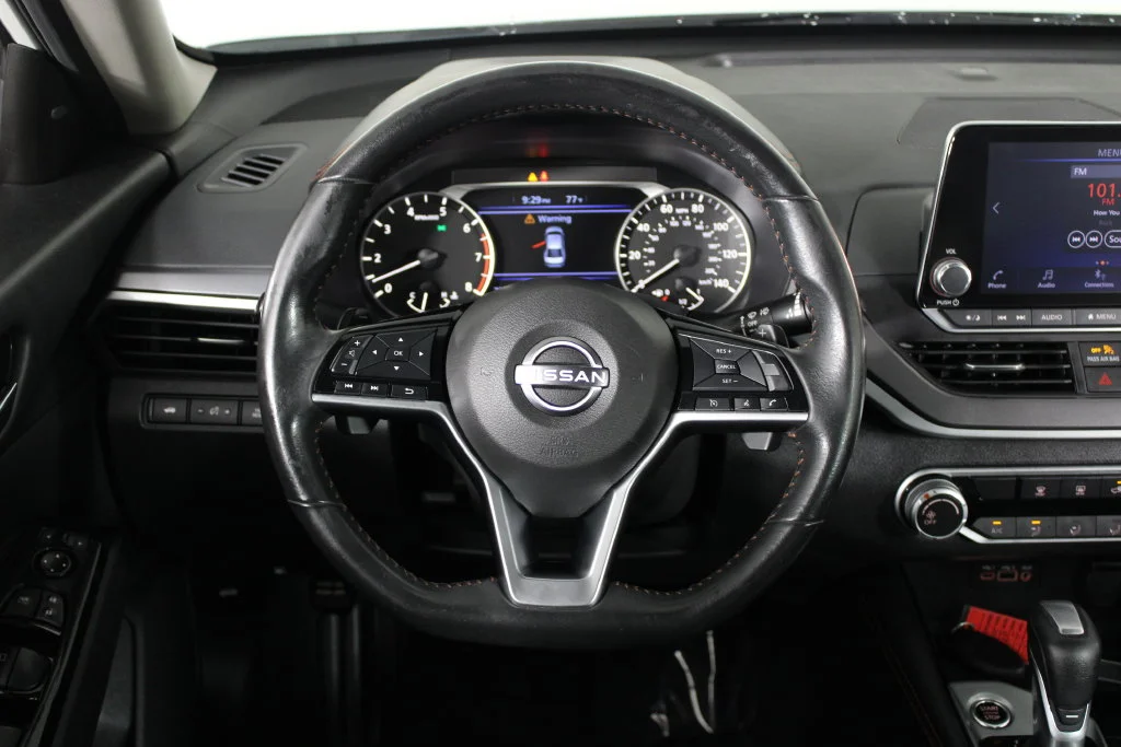 Certified Used 2023 White Nissan 2.5 SR image 10
