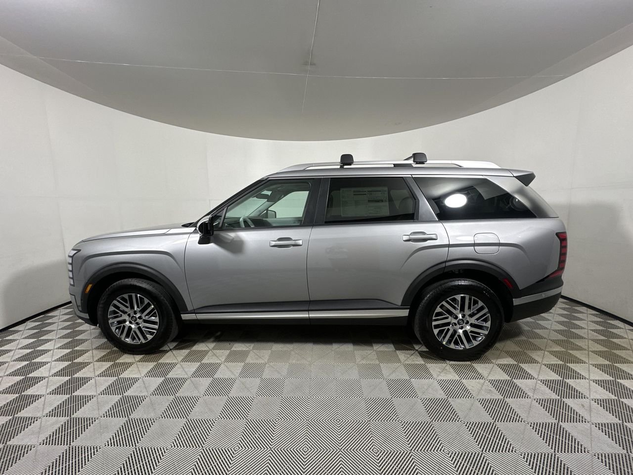 New 2027 Shimmering Silver Hyundai SEL Premium 7P image 4