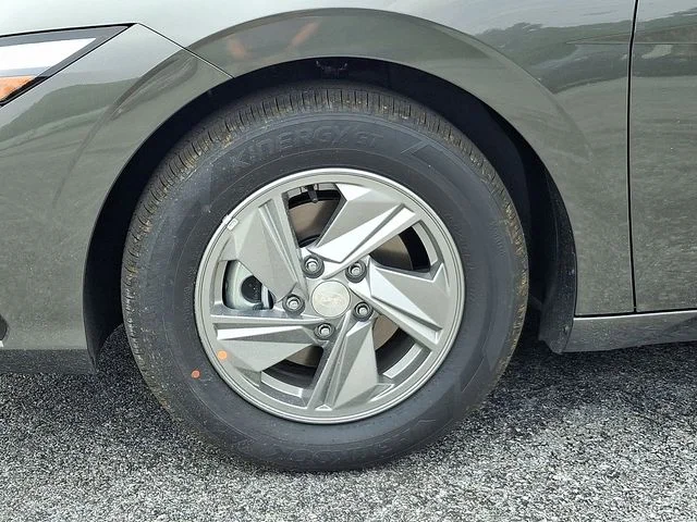 New 2026 Gray Hyundai SE image 18