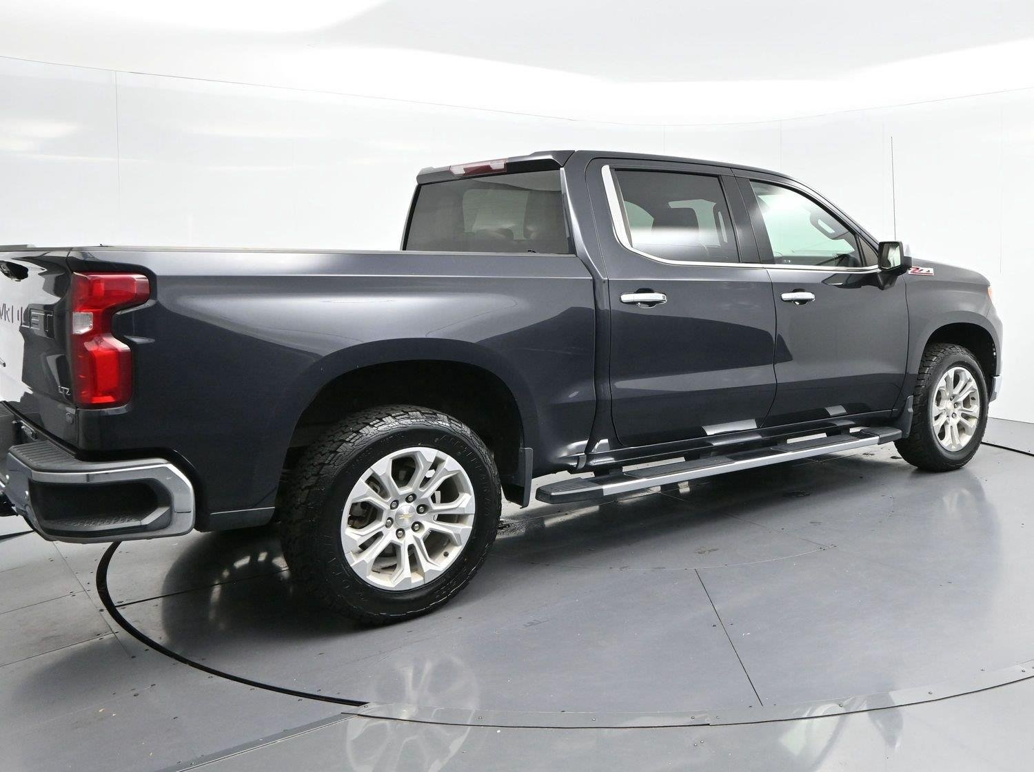 Used 2022 Dark Ash Metallic Chevrolet LTZ image 7