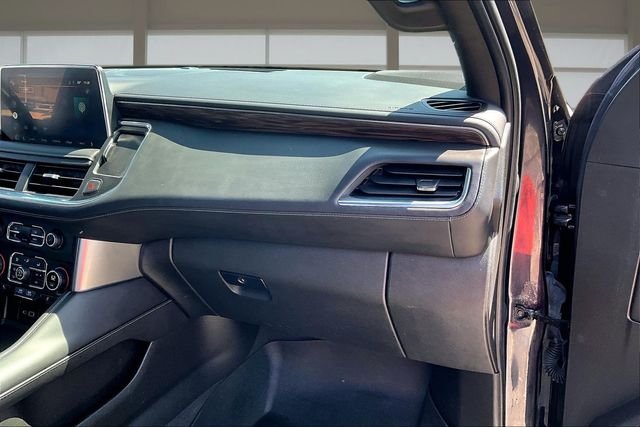 Used 2022 Gray Chevrolet Z71 image 17