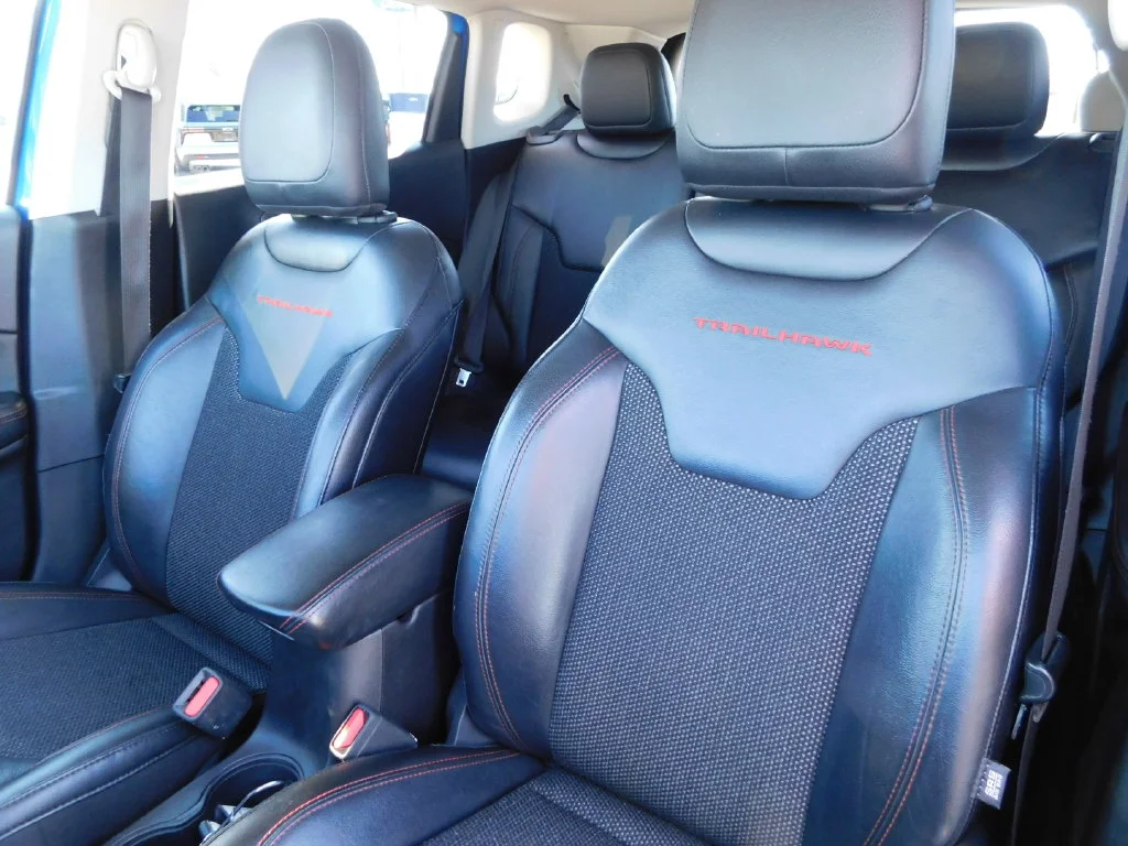 Used 2018 Blue Jeep Trailhawk image 14