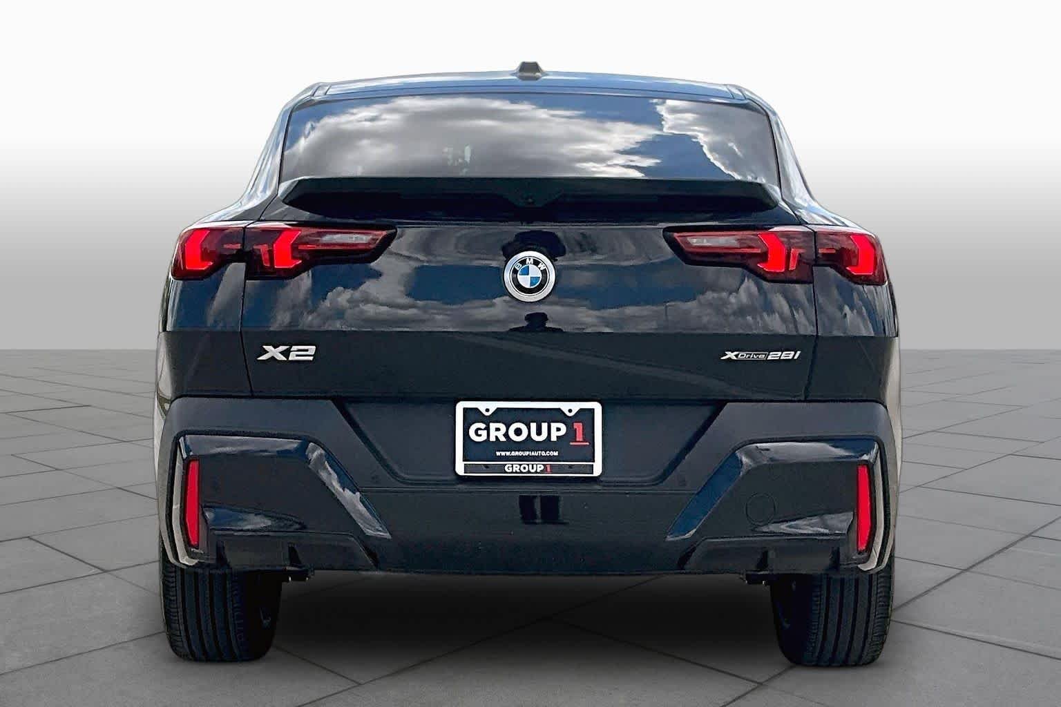 Used 2026 Black Sapphire Metallic BMW xDrive28i image 4