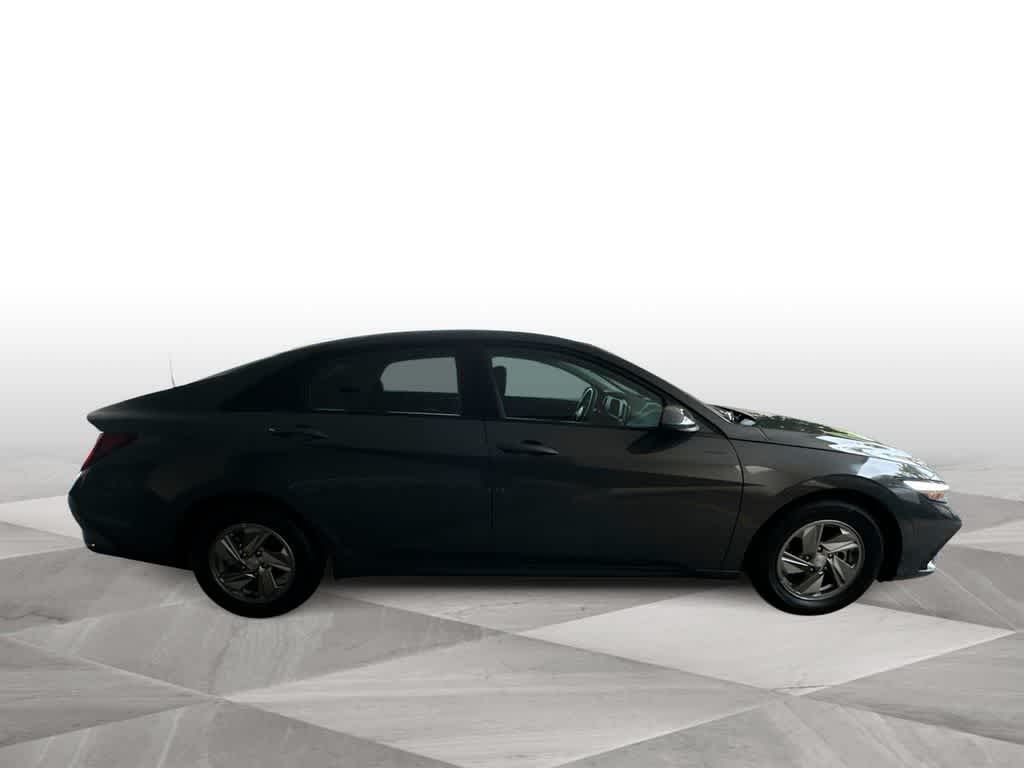 Used 2025 Ecotronic Gray Hyundai SE image 9