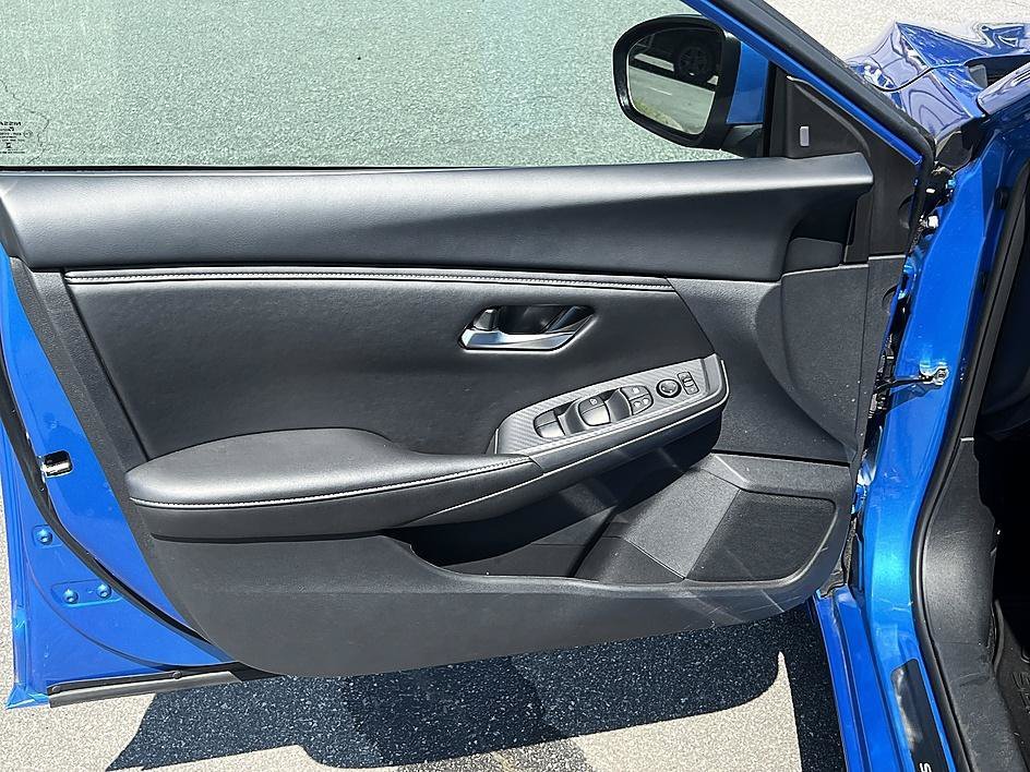 Used 2025 Electric Blue Metallic Nissan SV image 19