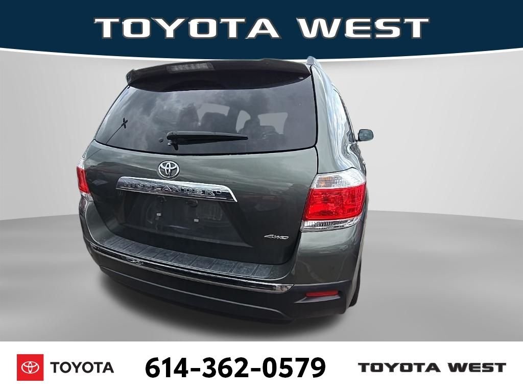 Used 2013 Green Toyota Base Plus V6 image 7