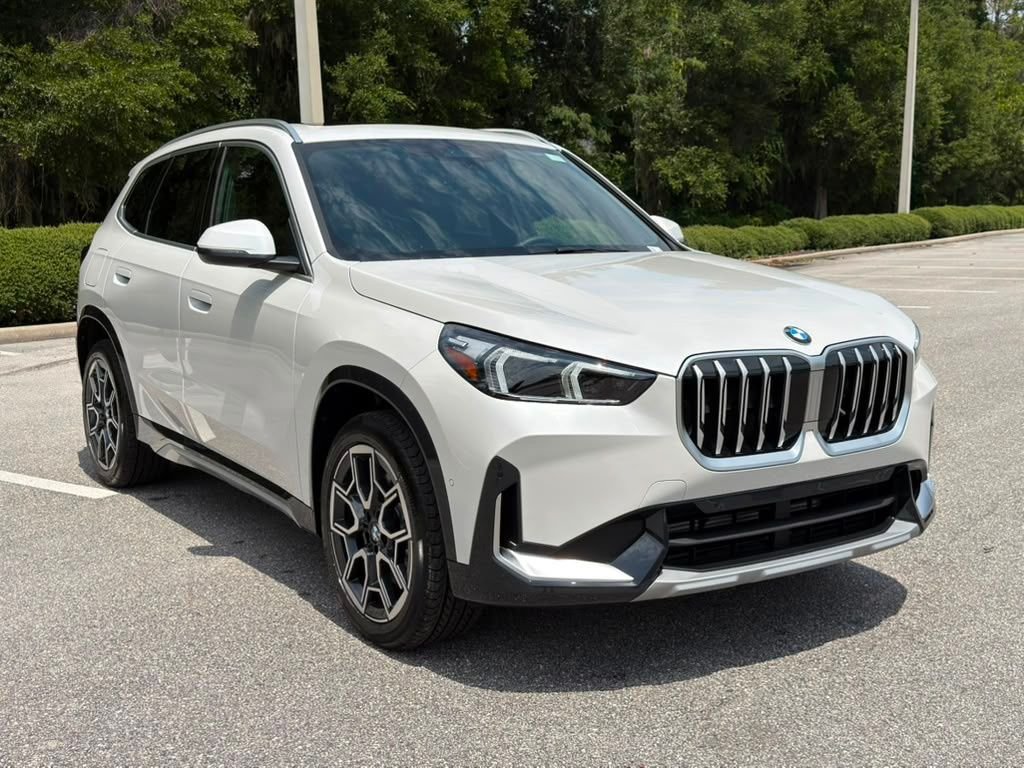 New 2026 White BMW xDrive28i image 6