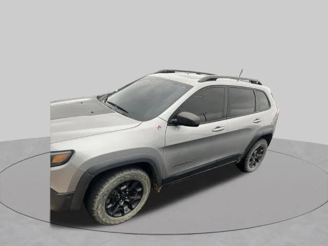 Used 2019 Silver Jeep Trailhawk image 1