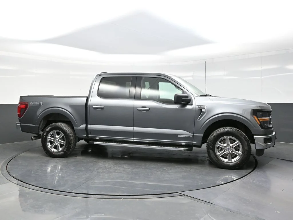 Used 2025 Gray Ford XLT image 8