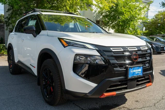 New 2026 Everest White Pearl TriCoat Nissan Rock Creek® image 4