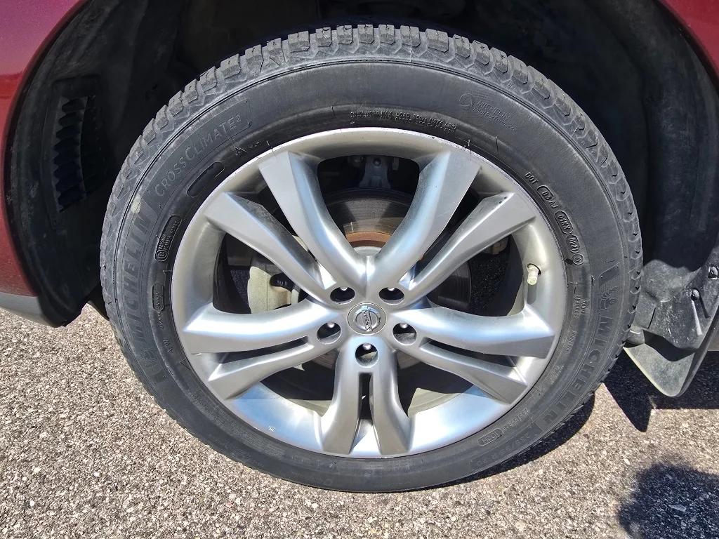 Used 2011 Merlot Metallic Nissan Base image 9
