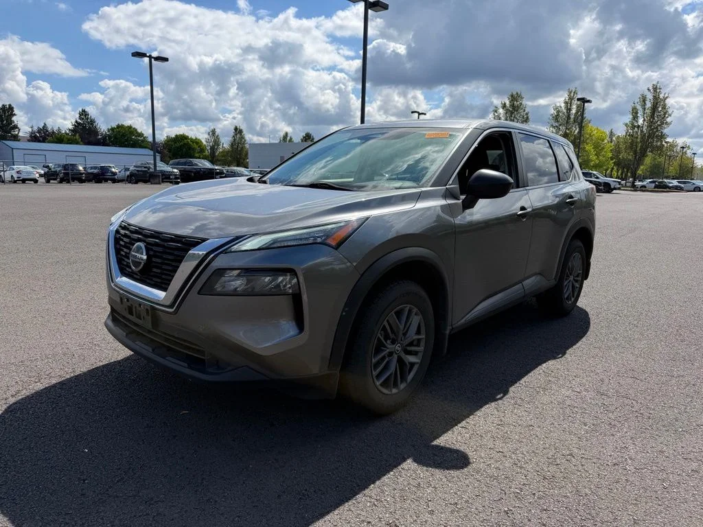 Used 2021 Gun Metallic Nissan S image 3