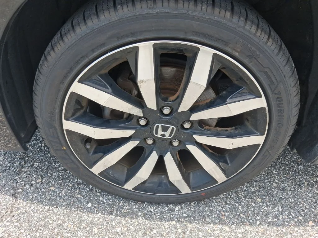 Used 2015 Black Honda EX-L image 14