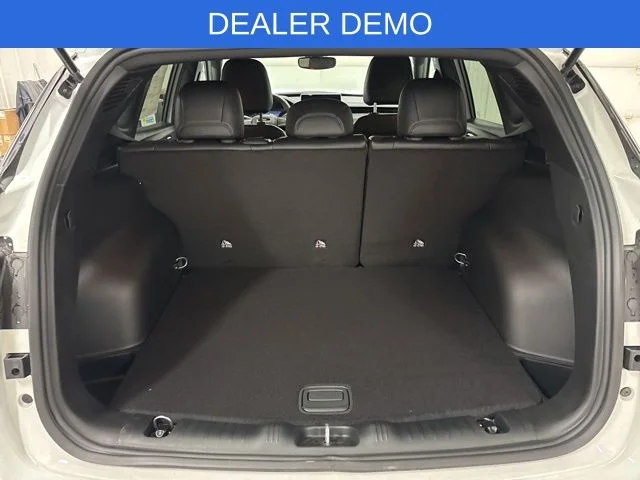 New 2026 White Jeep Latitude image 27
