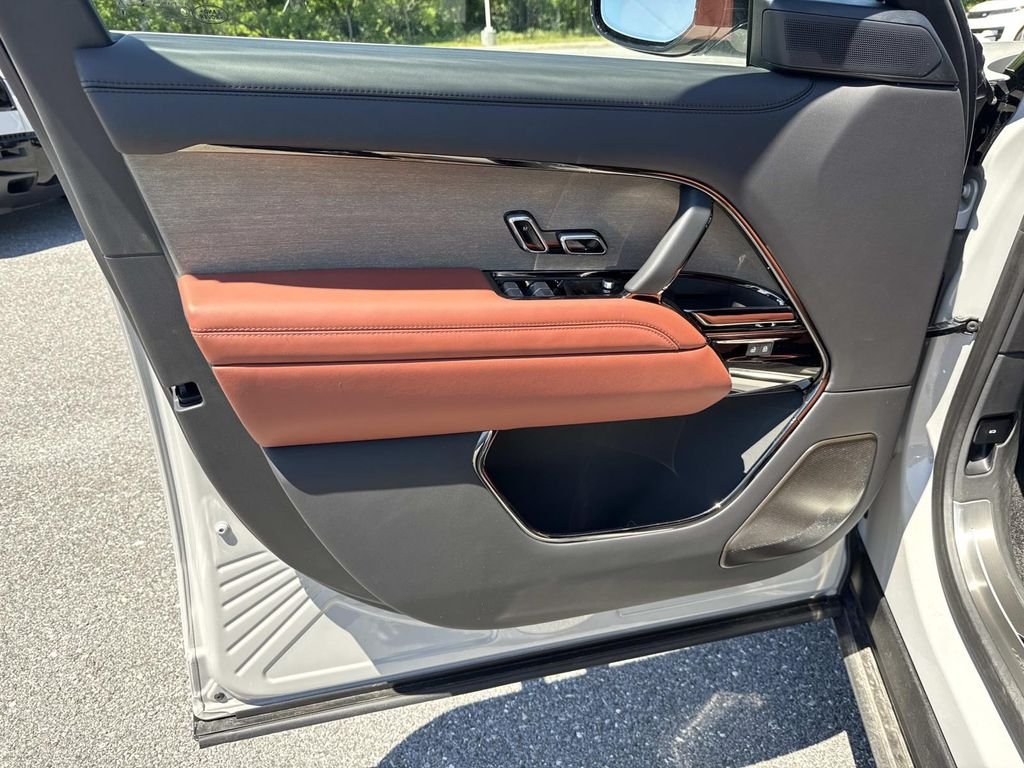New 2026 Borasco Grey Land Rover SV Signature Suite image 19