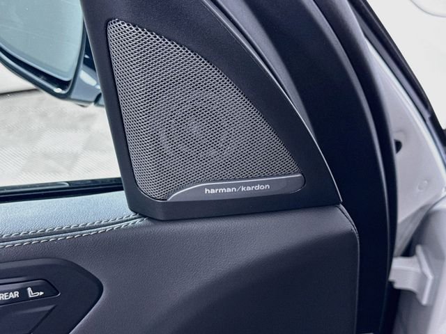 New 2027 Alpine White BMW xDrive40i image 19