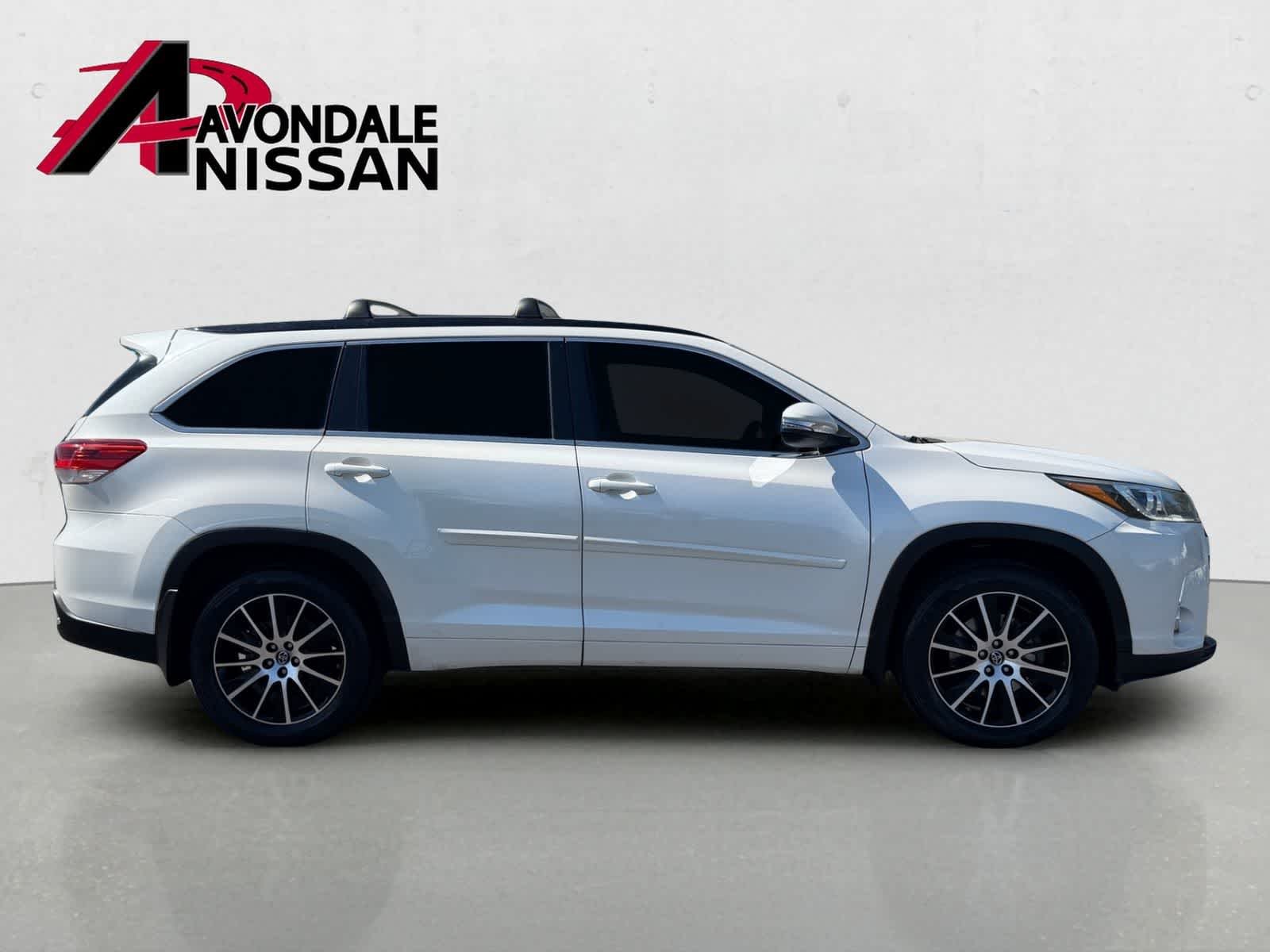 Used 2018 Blizzard Pearl Toyota SE image 7
