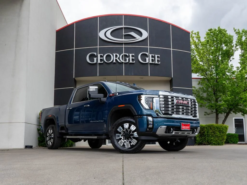 2026 GMC Sierra 4WD Crew Cab Standard Box Denali's photo