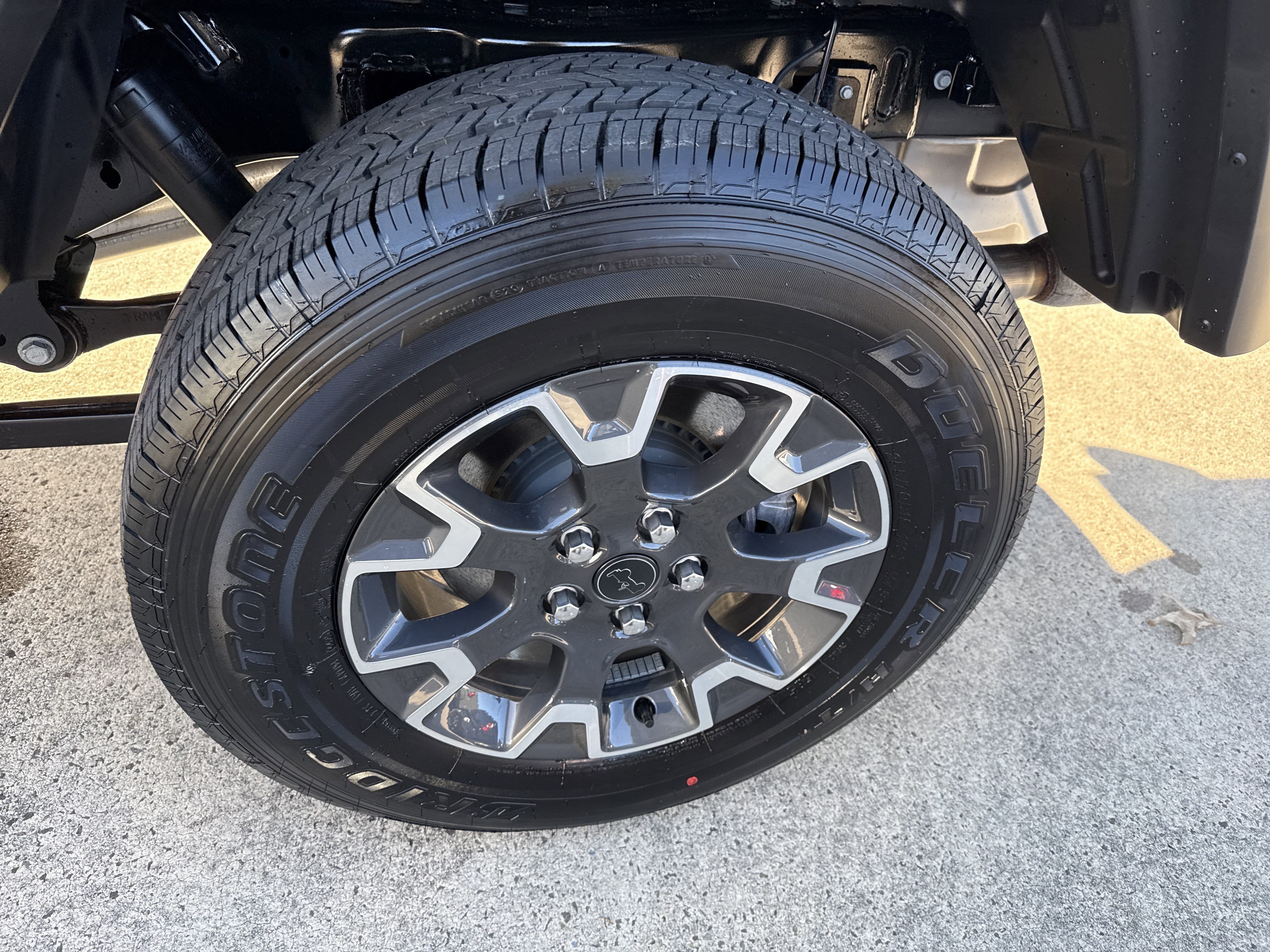 New 2026 Granite Crystal Metallic Clearcoat Jeep Sahara image 21