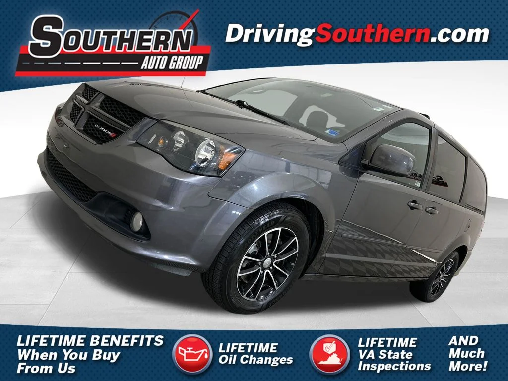 2016 Dodge Grand Caravan R/T's photo
