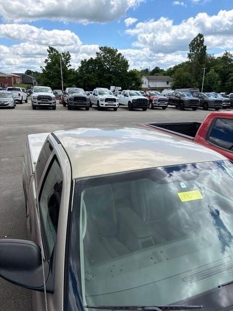 Used 2003 Gold Dodge SLT image 4