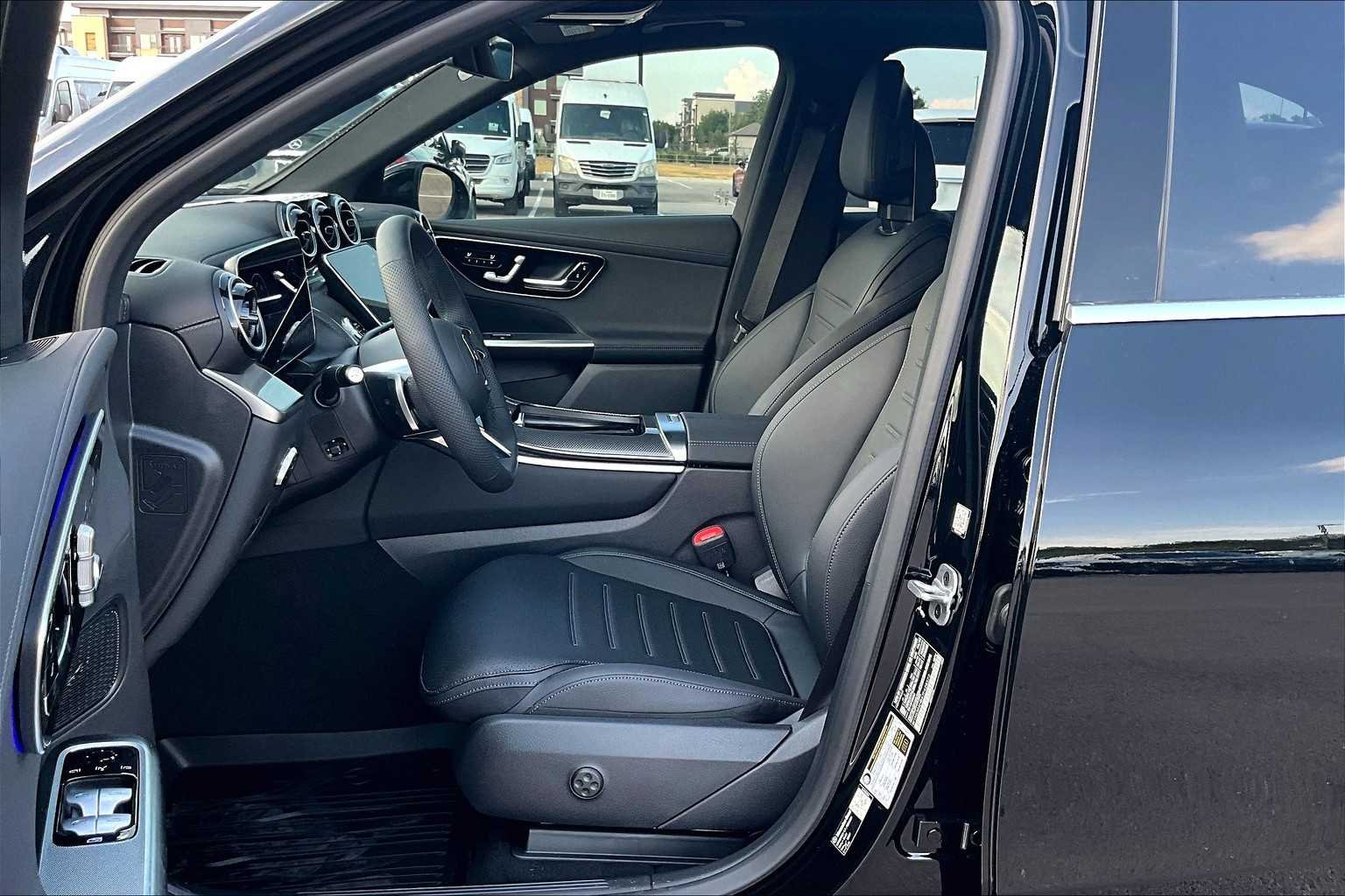 New 2026 Black Mercedes-Benz GLC 300 image 9