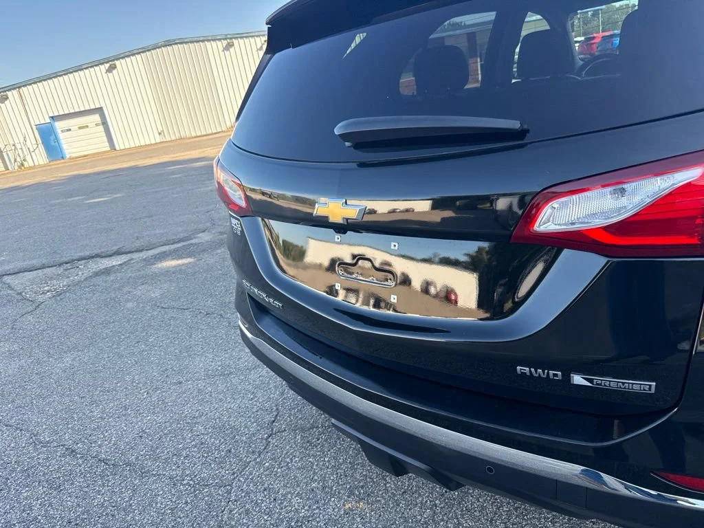 Used 2018 MOSAIC BLACK METALLIC Chevrolet Premier image 34