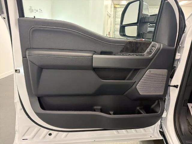 New 2026 Oxford White Ford F-250® Lariat® image 28