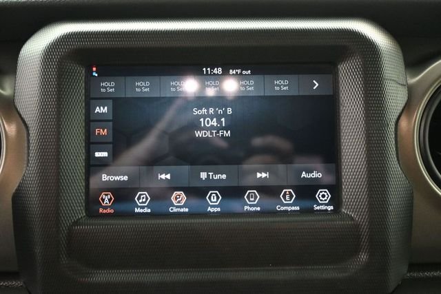 Used 2022 Black Jeep Sport image 21