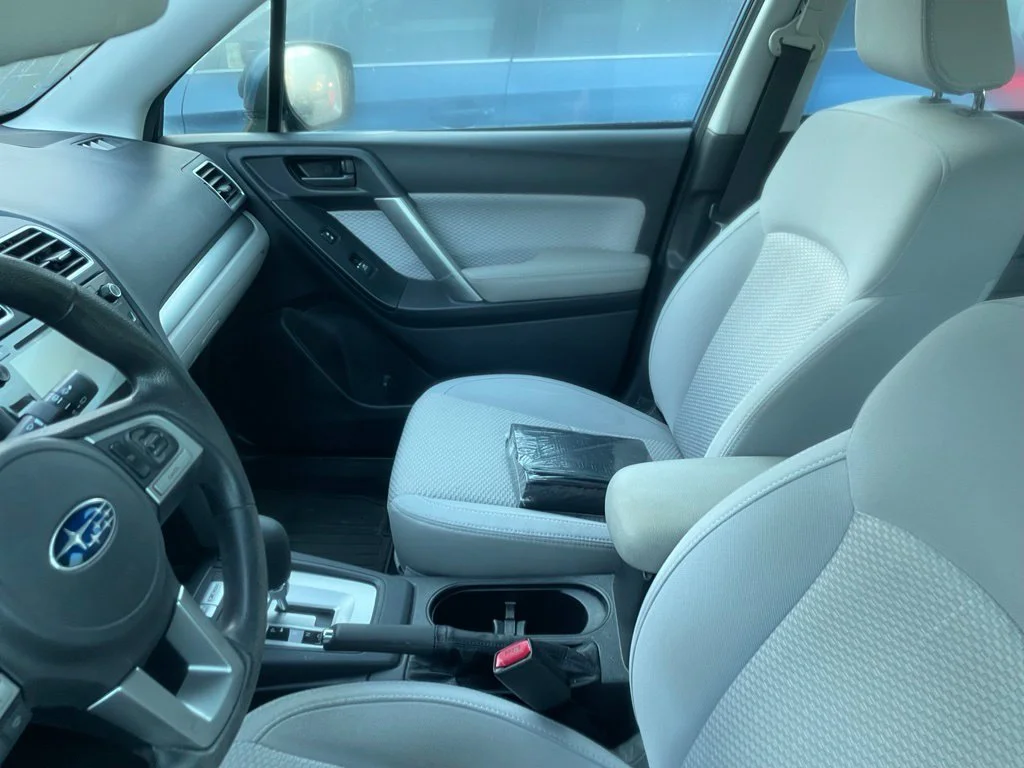 Used 2018 Blue Subaru 2.5i Premium image 8