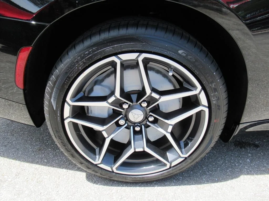New 2026 Diamond Black Crystal Pearlcoat Dodge R/T Plus image 8
