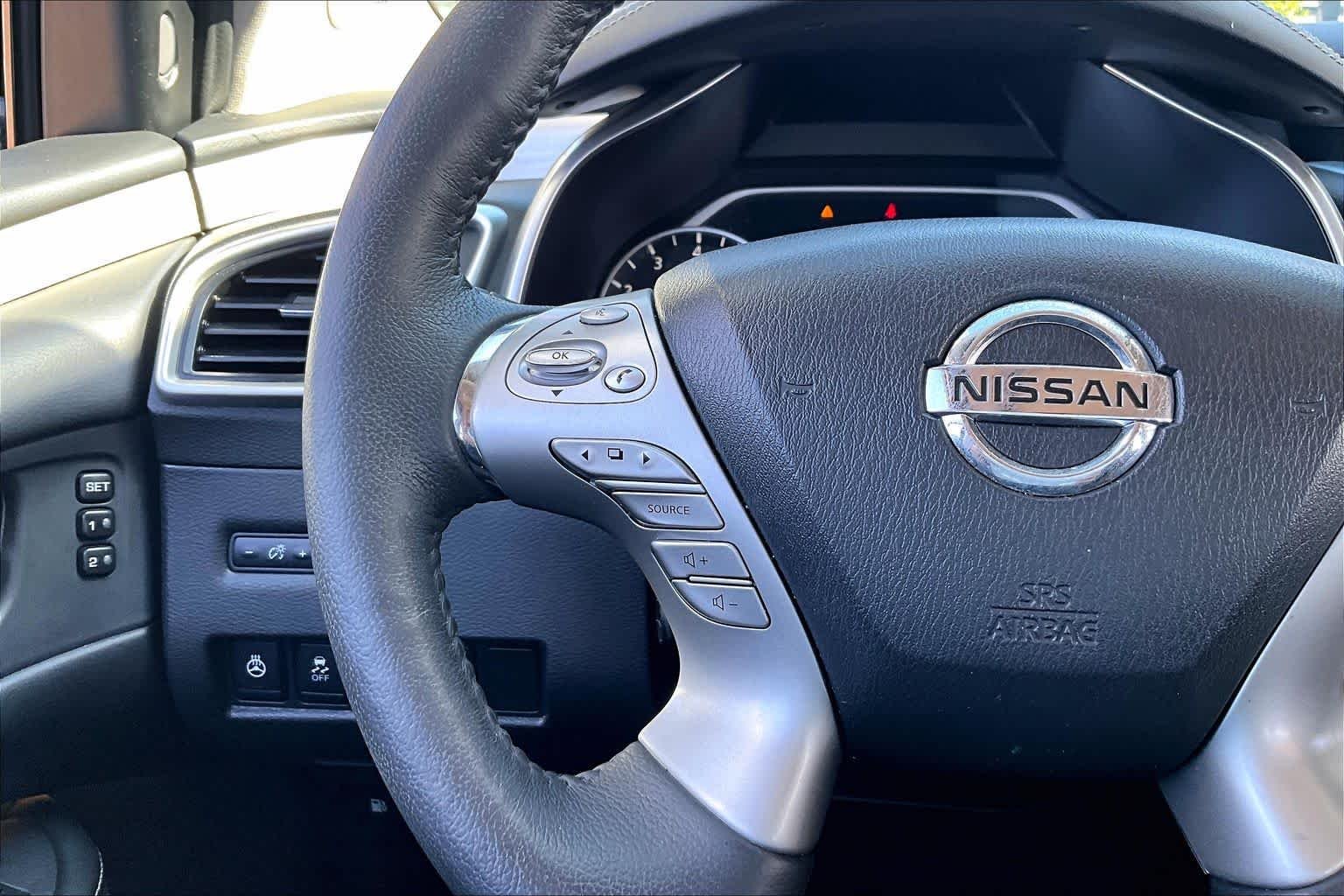 Used 2018 Magnetic Black Metallic Nissan Platinum image 19