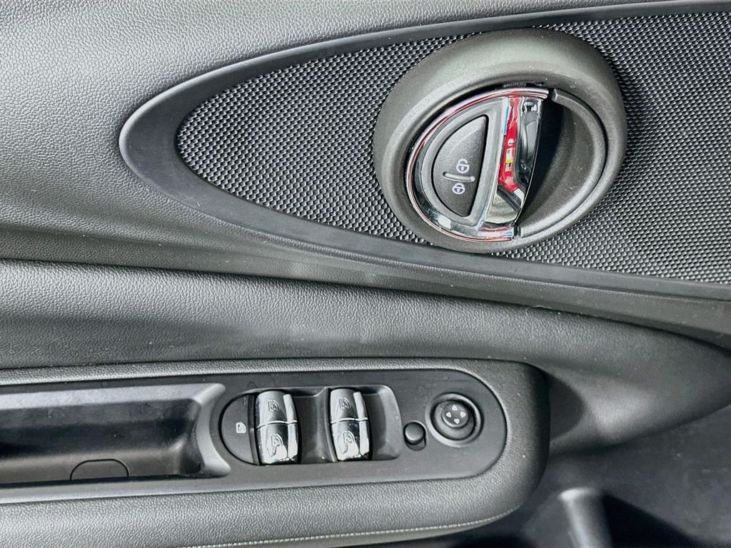 Used 2019 Red MINI Signature image 17