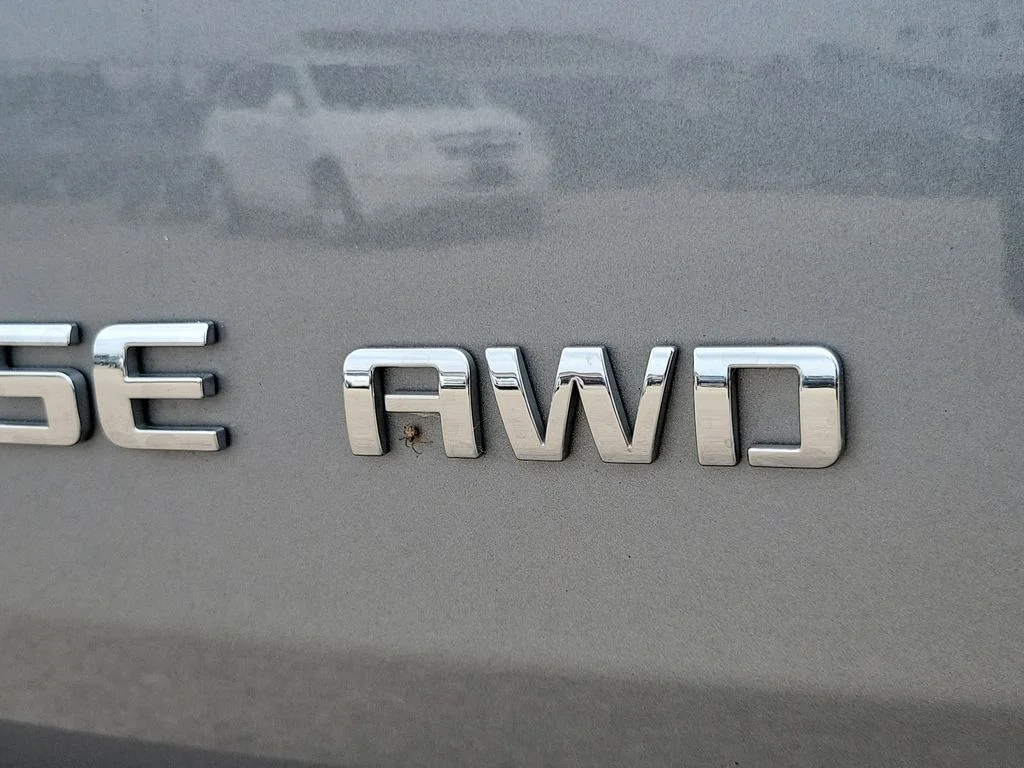 Used 2023 Gray Chevrolet LT image 7