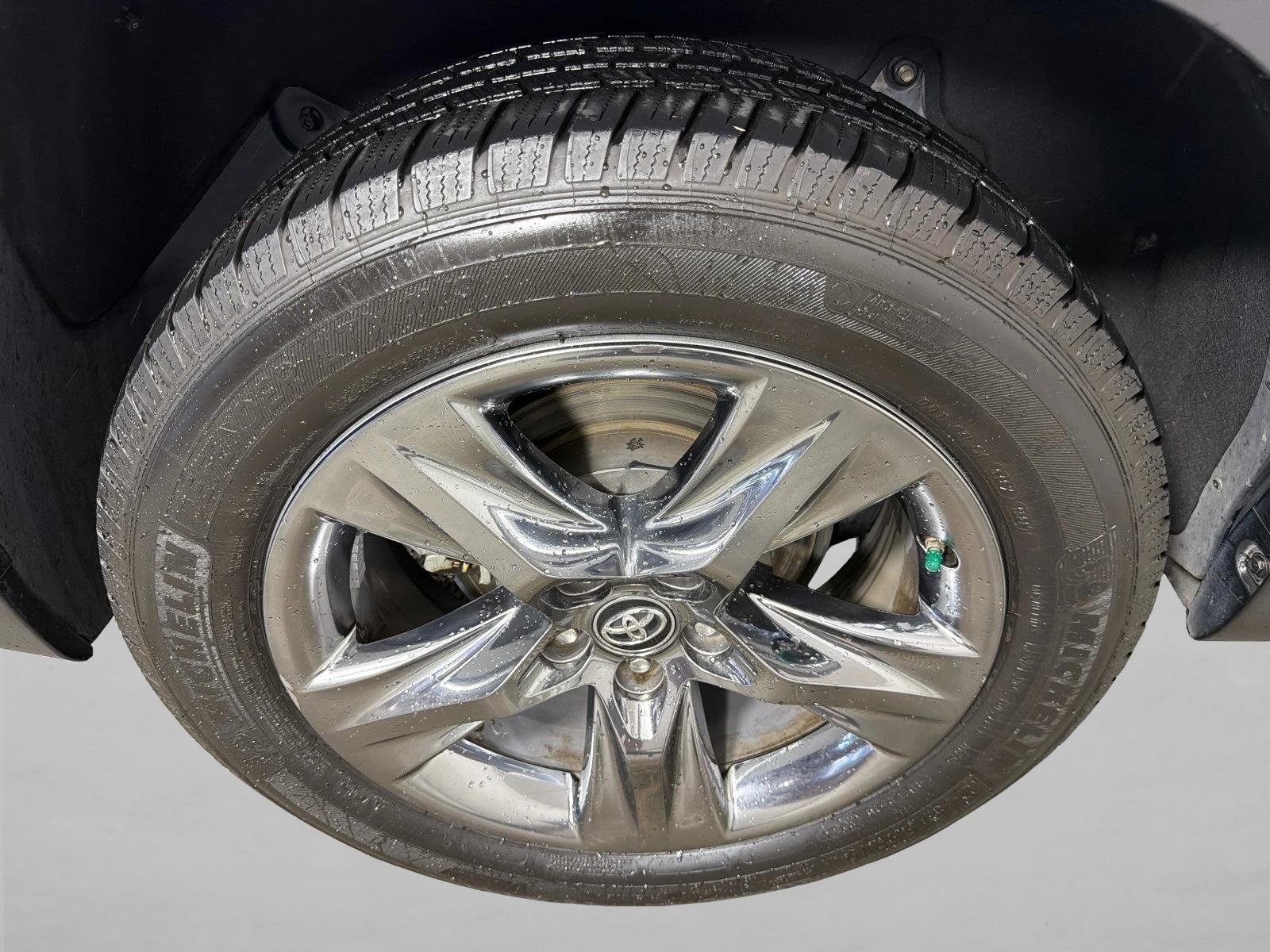 Used 2019 Blizzard Pearl Toyota Limited Platinum image 19