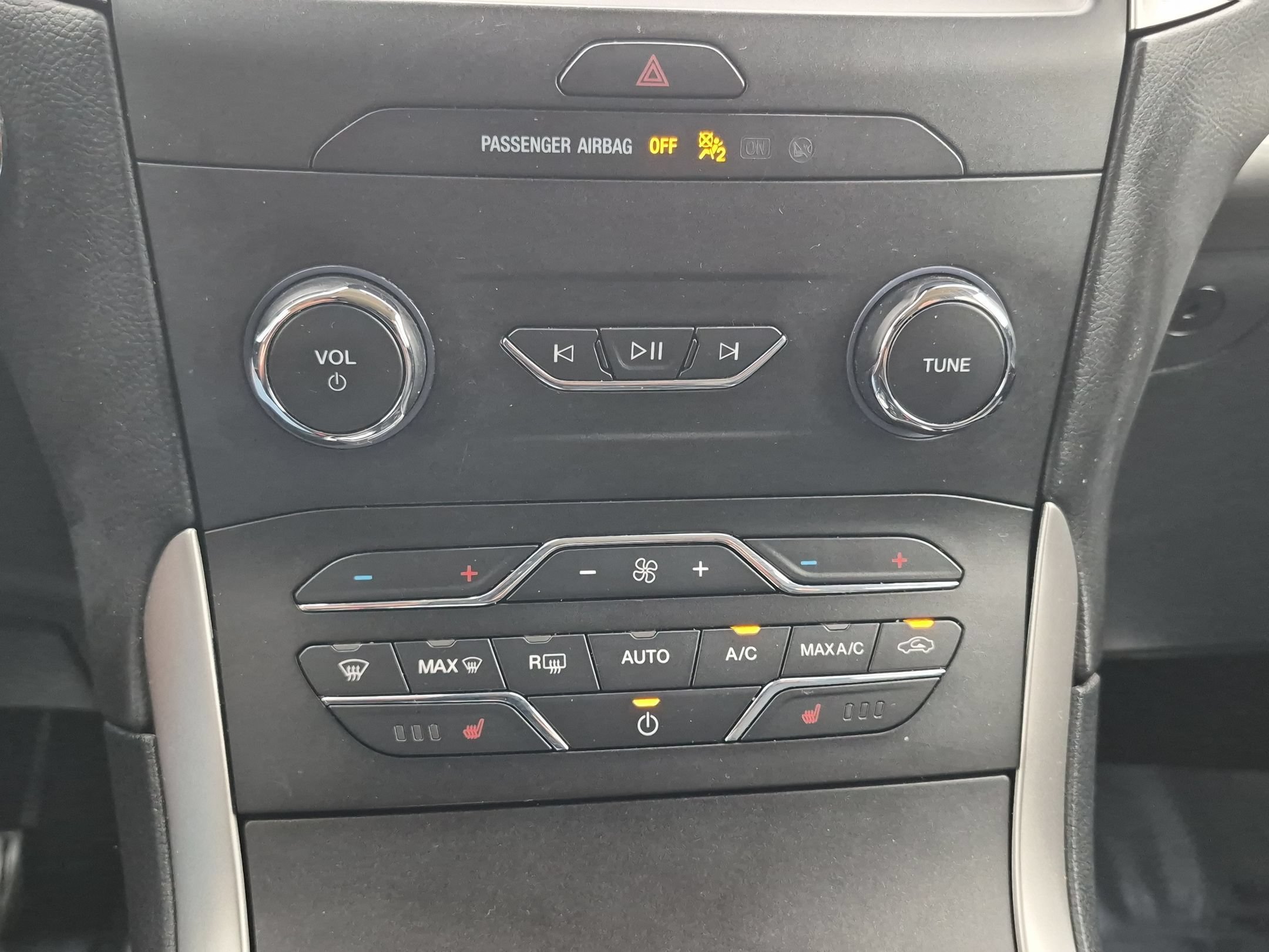 Used 2020 Iconic Silver Metallic Ford SEL AWD image 22