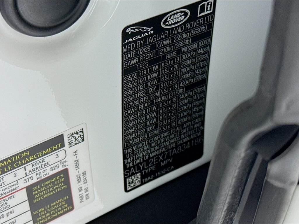 Used 2026 Fuji White Land Rover Dynamic SE image 34