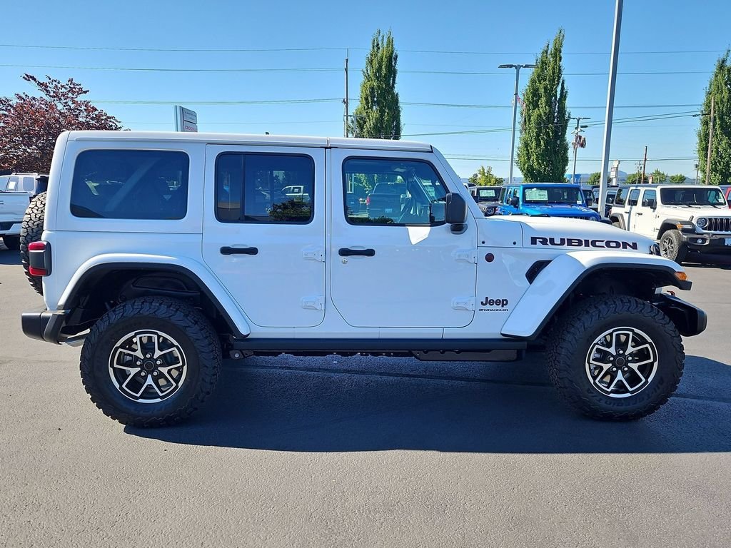 New 2026 Bright White Clear-Coat Exterior Paint Jeep Rubicon image 7