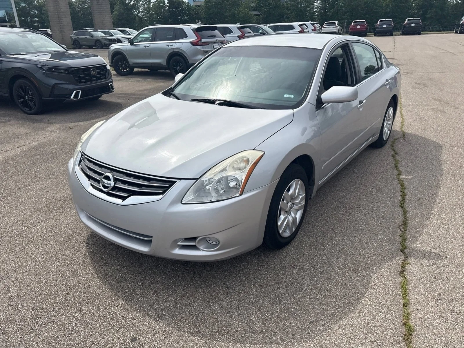 Used 2011 Brilliant Silver Metallic Nissan 2.5 S image 11