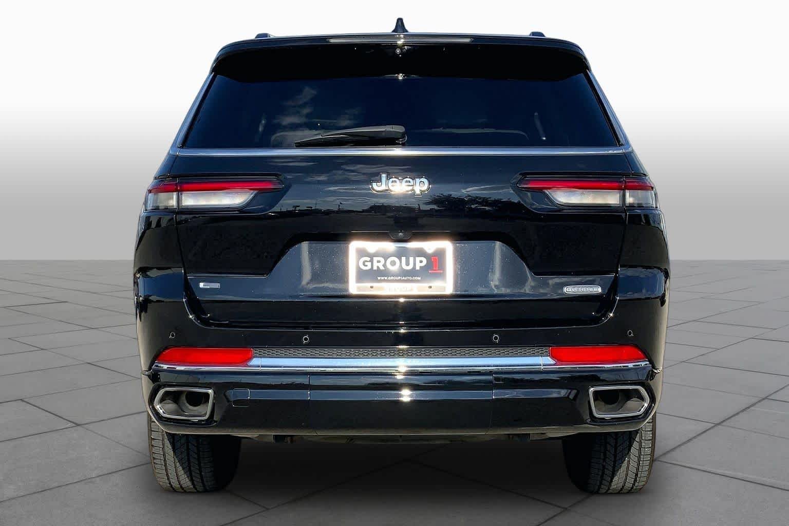 Used 2021 Diamond Black Crystal Pearlcoat Jeep Overland image 9