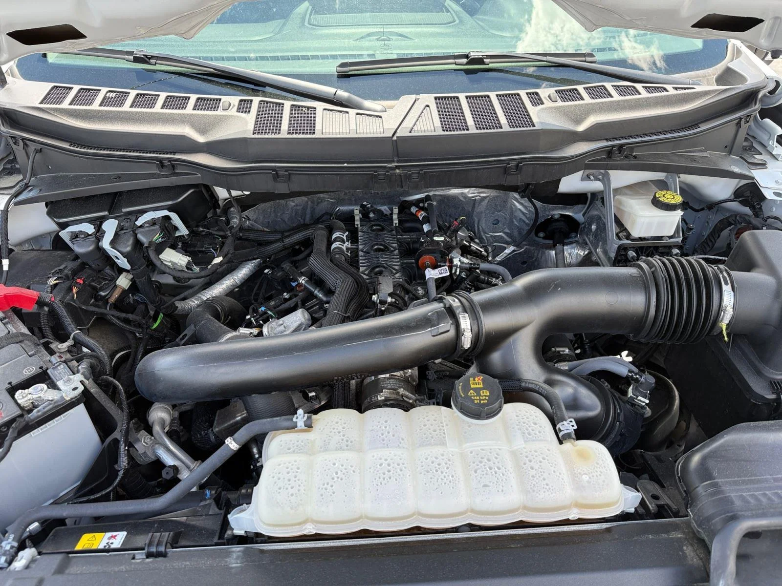 Used 2024 Oxford White Ford XLT image 29