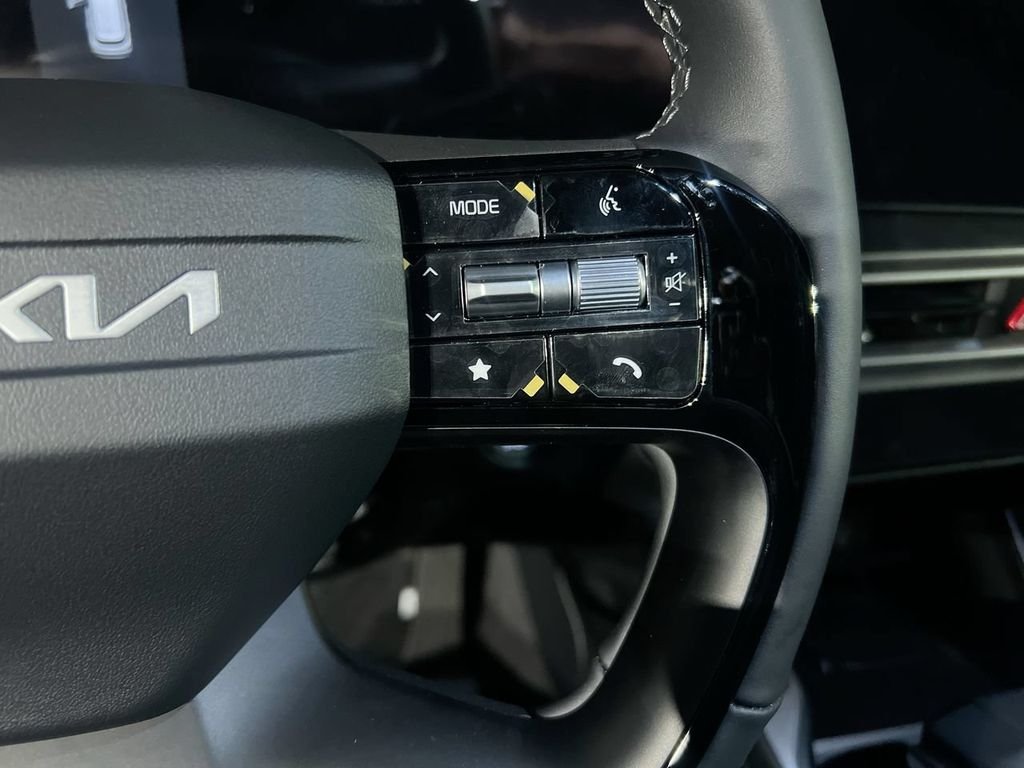New 2026 Glacial White Pearl Kia S image 17